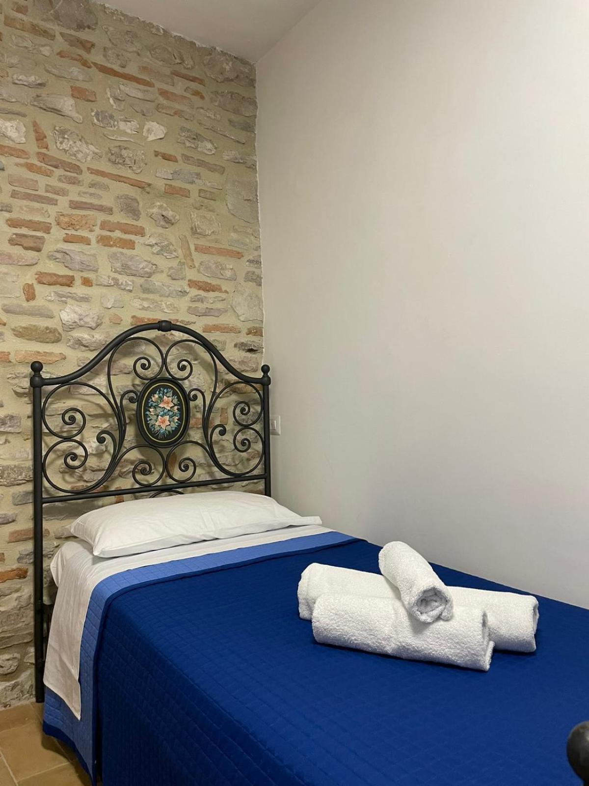 Casa La Rosa Lägenhet Gubbio Exteriör bild